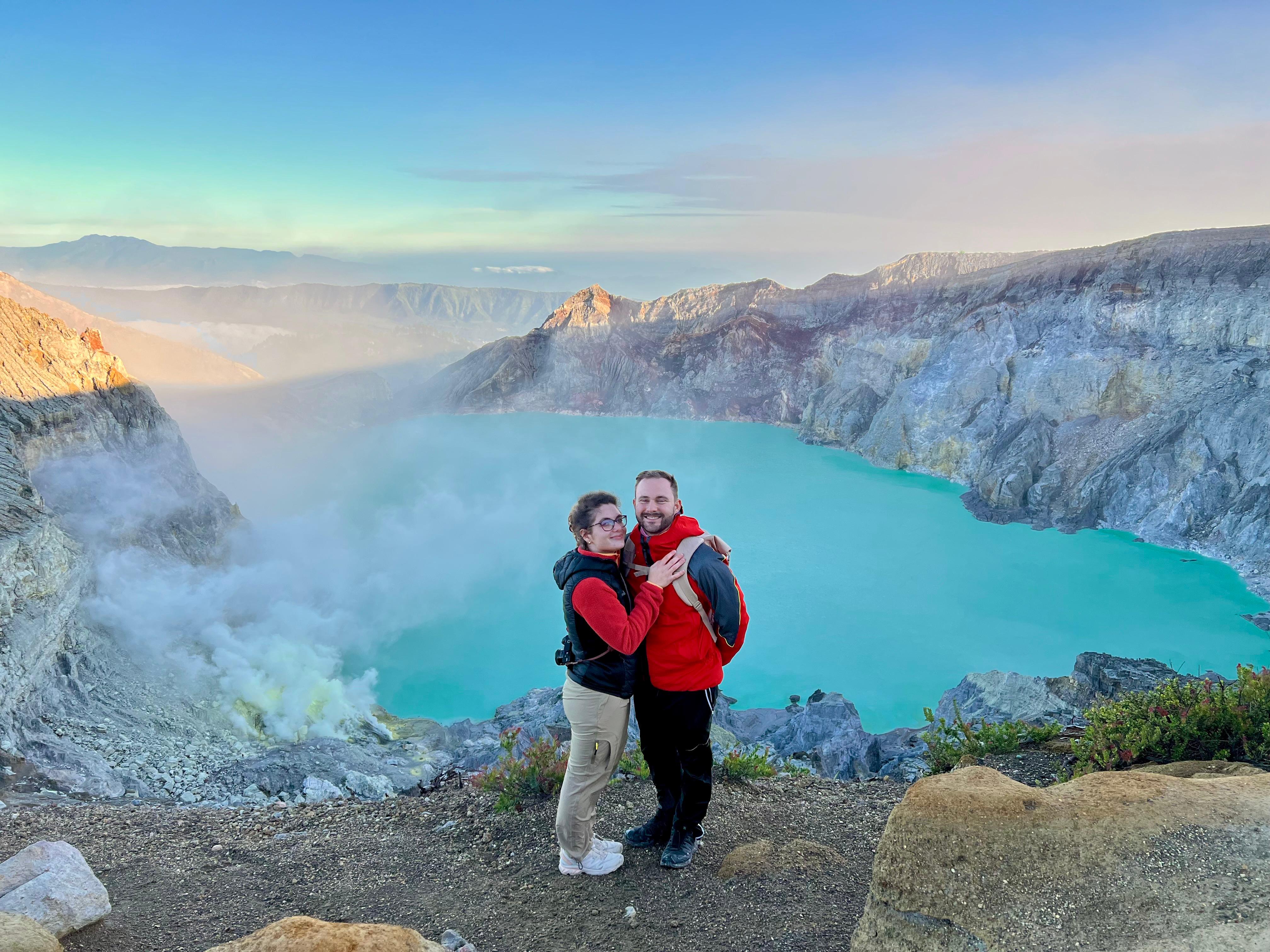 Banyuwangi: Ijen Vulcano Blue Fire Guided Tour